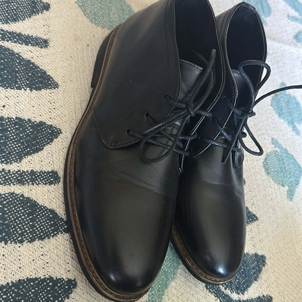 Classic Black Men's Dress Shoes - Picture 2 of 12